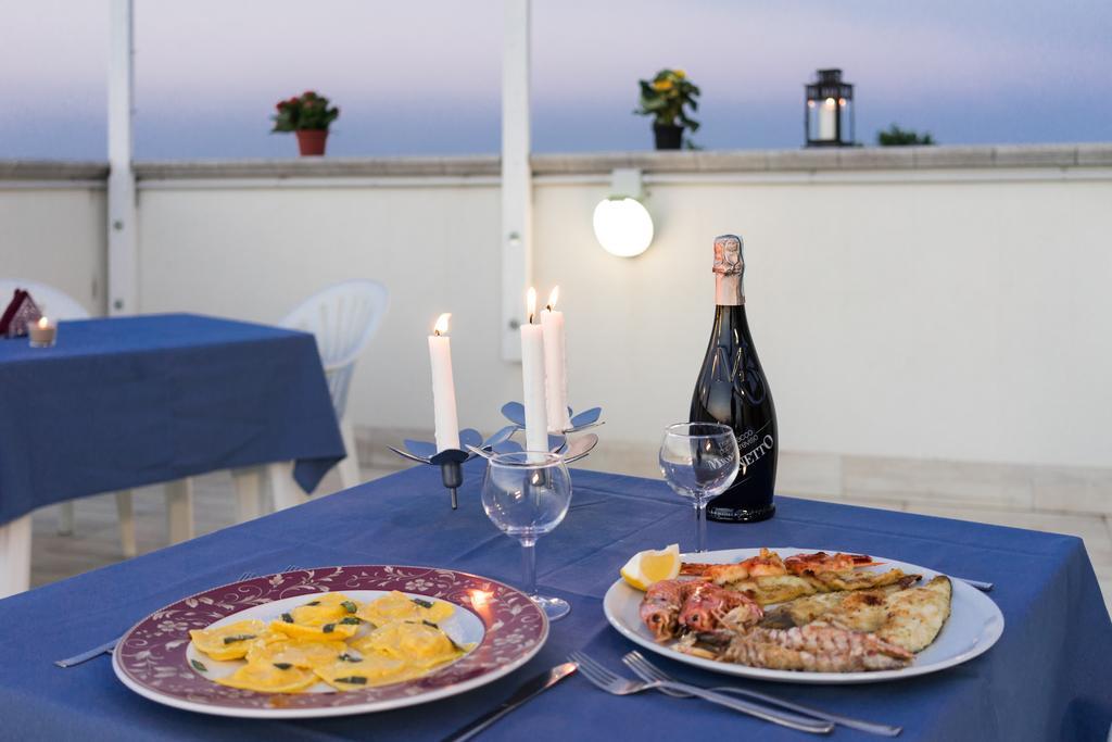 Regina Hotel E Ristorante Пунта-Марина Экстерьер фото