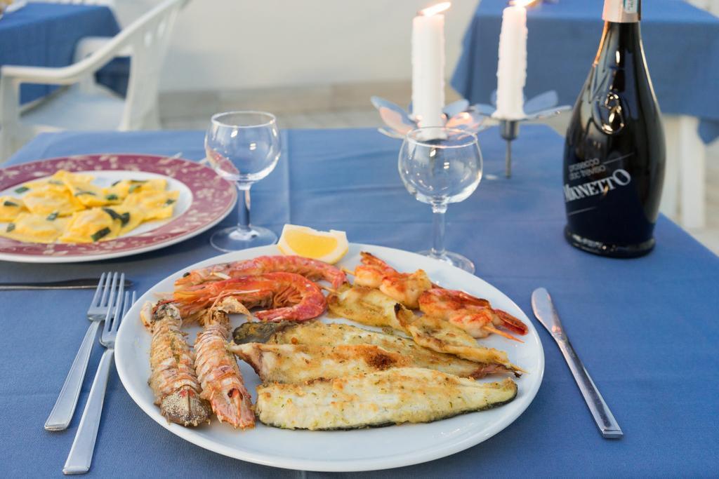 Regina Hotel E Ristorante Пунта-Марина Экстерьер фото