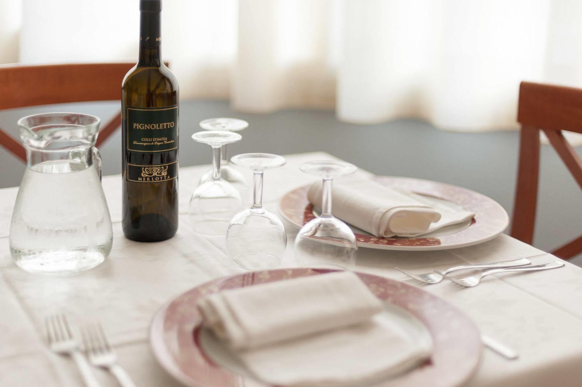 Regina Hotel E Ristorante Пунта-Марина Экстерьер фото